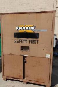 lot 30 image: Knaack Jobsite Field Office Gang Box
