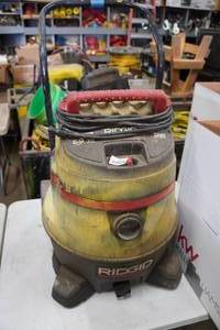 lot 105 image: Ridgid 14 Gallon WetDry Vac
