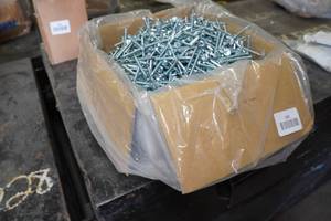 lot 165 image: Hex Head Self Tapping Screws - 2