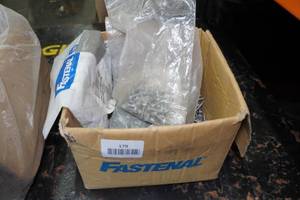 lot 179 image: Hex Head Self Tapping Screws - 1-14