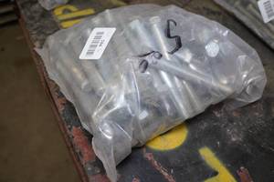 lot 184 image: Hex Head Bolts - 12 x 4-12