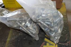 lot 185 image: Hex Head Bolts - 12 x 3-34