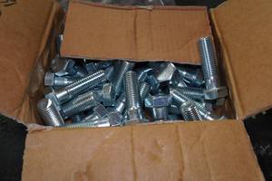 lot 199 image: Hex Head Bolts - 78-9 x 3