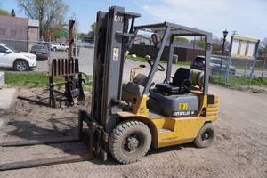 Caterpillar 50 Pneumatic Tire Forklift - Dual Fuel Gas/Propane