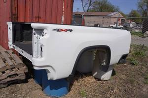 lot 7 image: 8-12 Box from 2021 Chevrolet 34 Ton Pickup