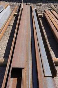 lot 84 image: Steel Angle Sections - 4 x 5