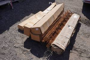 lot 22 image: Assorted Rebar Supports