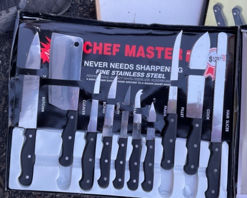 lot 14 image: lot of 10  Chef Master  stainless steel knives