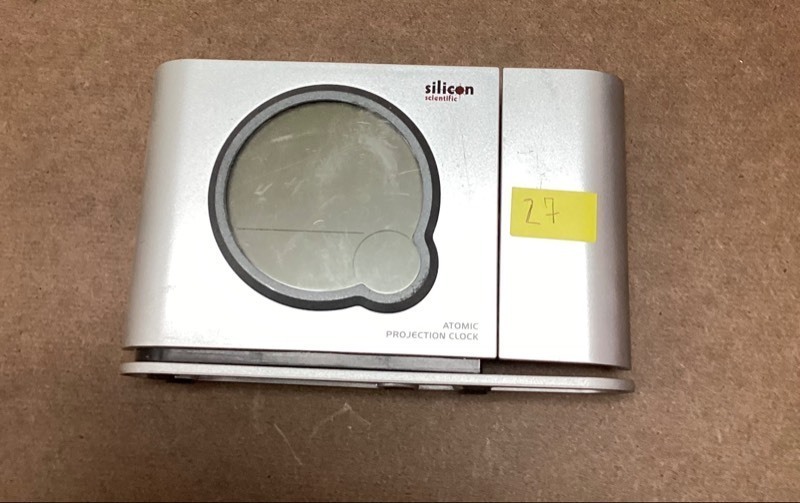 lot 27 image: Silicon scientific Atomic Projection Clock