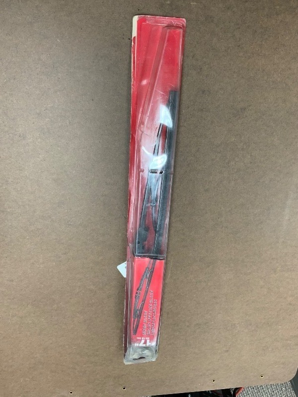 lot 41-1 image: 17 43.18 cm wiper blade