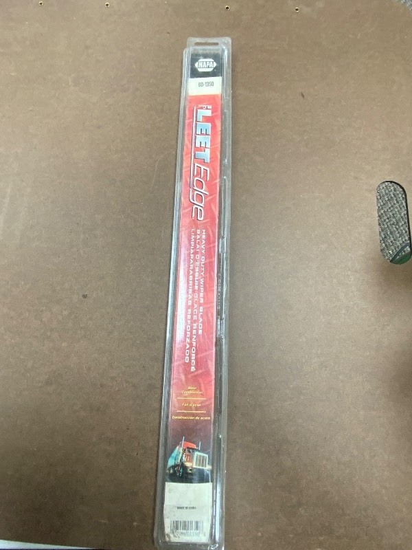 lot 30-1 image: 60-1350 Heavy duty Wiper blade