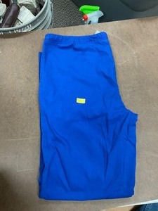 lot 71 image: Dickies Unisex Scrub Bottoms