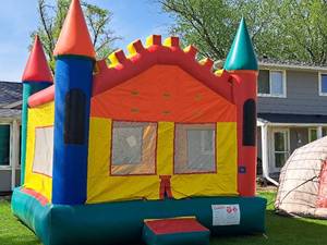 lot 8 image: Castle Bouncer Inflatable