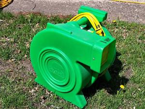 lot 14 image: B-Air Kodiak Power 1-HP Inflatable Blower KP-1