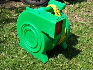 lot 16 image: B-Air Kodiak Power 1.5-HP Inflatable Blower KP-1.5