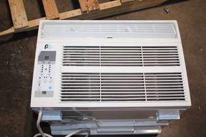 lot 251 image: Used Perfect Aire Window Air Conditioner Unit