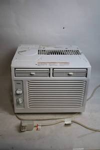 lot 279 image: Used TCL Window Air Conditioner