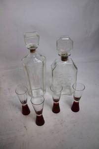 lot 301 image: Vintage Glass Decanter Set with 4 Shot Glasses