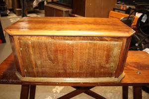 lot 24 image: Vintage Wooden Storage Box with Hinged Lid