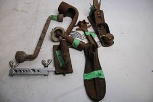 lot 46 image: Collection of Vintage Woodworking Tools