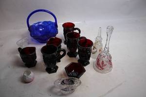 lot 52 image: Collection of Assorted Vintage Glassware Including Bowls and Mugs