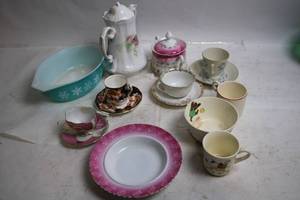 lot 57 image: Mixed Collection of Vintage Cups, Saucers, and Tableware