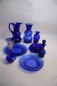 lot 65 image: Set of 8 Cobalt Blue Glassware Pieces with Vases and Plates