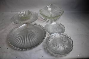 lot 70 image: Set of 6 Vintage Shell-Shaped Glass Dishes