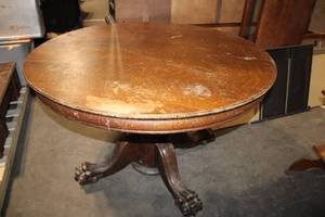 lot A-75 image: Antique Round Oak Clawfoot Dining Table