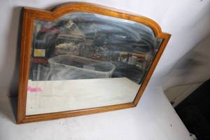 lot 76 image: Vintage Wooden Framed Wall Mirror