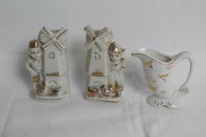 lot 108 image: Vintage Japan Ceramic Windmill Figurines and Pitcher Set
