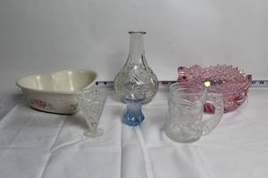 lot 113 image: Set of Vintage Glassware and Pfaltzgraff Heart Bowl