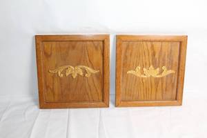 lot 131 image: Pair of Oak Cabinet Doors with Decorative Wood Inlay