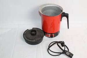 lot 141 image: Vintage Instant Hot Pot with Red Exterior and Black Lid