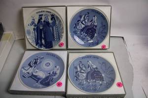 lot 148 image: Set of 4 Julen 1969-1971 Christmas Plates