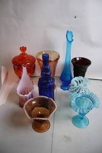 lot 150 image: Set of 9 Colorful Vintage Glass Vases