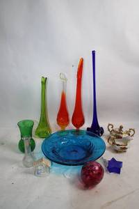 lot 152 image: Assorted Vintage Glassware and Porcelain Collection