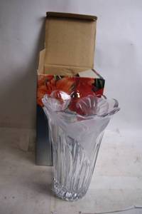 lot 159 image: Elegant Glass Flower Vase with Original Box