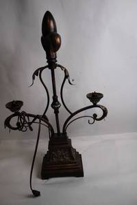 lot 1 image: Antique Victorian Style Bronze Candelabra Table Lamp
