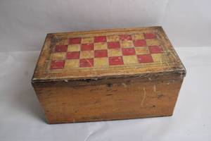 lot 16 image: Vintage Wooden Chessboard Storage Box with Checkered Design