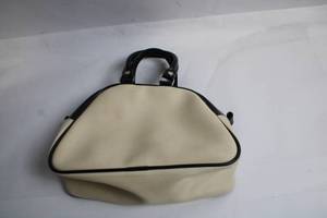 lot 29 image: Vintage Two-Tone Handbag with Black Handles