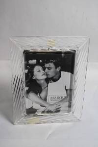 lot 33 image: Marquis Waterford Crystal Picture Frame