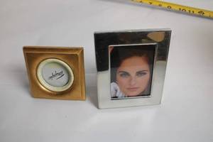 lot 44 image: Set of 2 Small Decorative Picture Frames