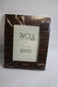 lot 45 image: Tavola Collection by Cossitt 5x7 Handcrafted Picture Frame