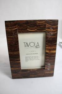 lot 53 image: Tavola Collection 4 x 6 Handcrafted Wood Photo Frame