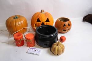lot 78 image: Halloween Pumpkin Decoration Set with Electric Warmer