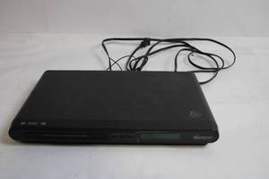 lot 100 image: Memorex Progressive Scan DVDCD Player with Cables