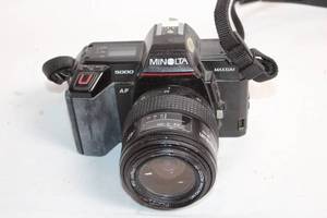 lot B-133 image: Used Minolta Maxxum 5000 SLR Camera with Lens