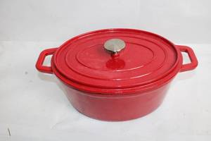 lot 137 image: Red Enamel Cast Iron Dutch Oven with Lid, 4 Qt
