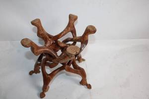 lot 164 image: Foldable Hand-Carved Wooden Tripod Stand